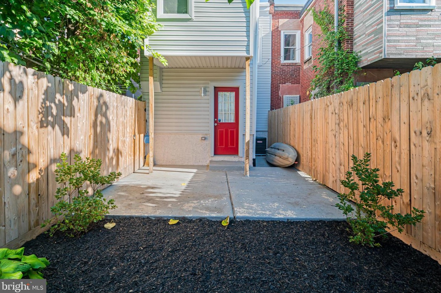 2944 Susquehanna Ave, Philadelphia PA  19121-1226 exterior