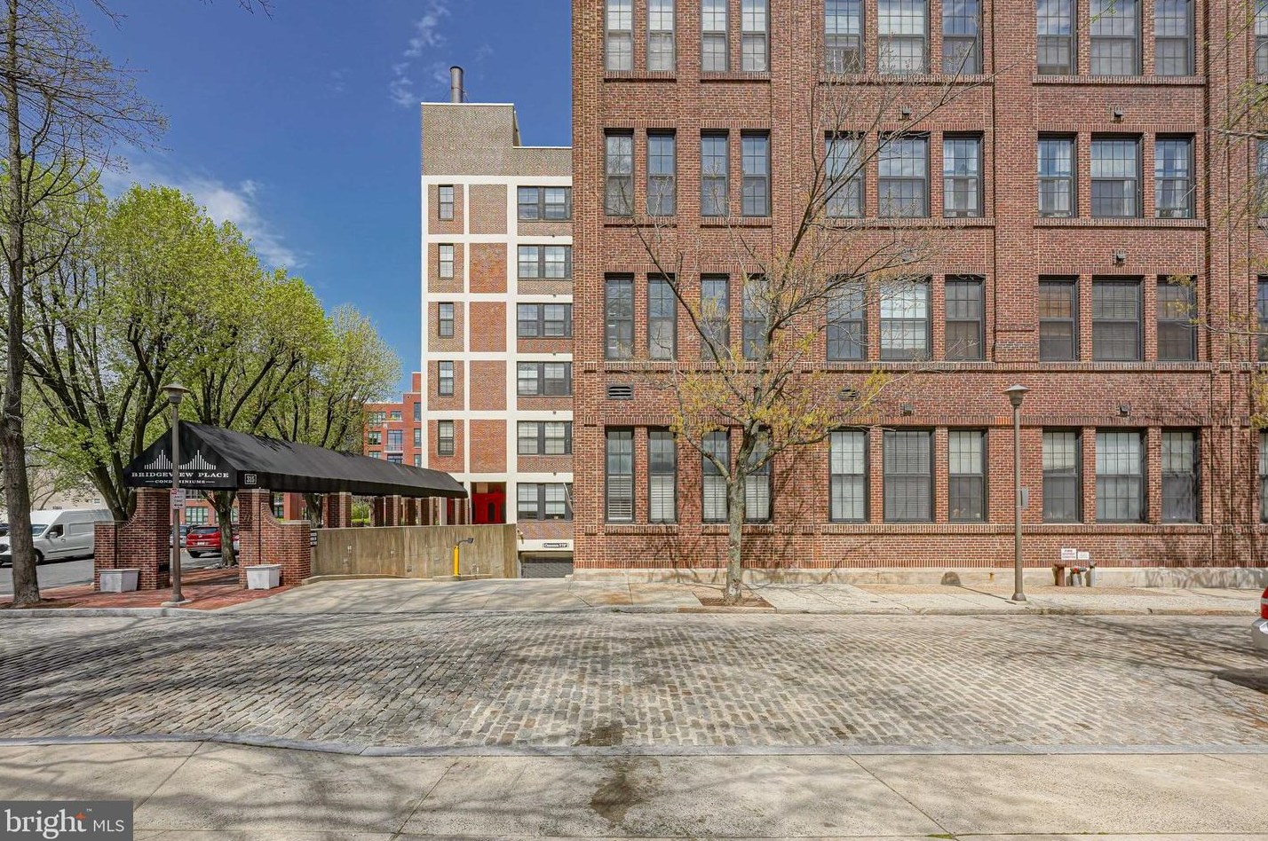 315 New St, Philadelphia PA 19106-1132 exterior