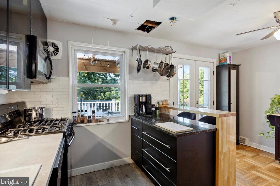 207 Overlook Rd, Philadelphia PA 19128-2408 exterior