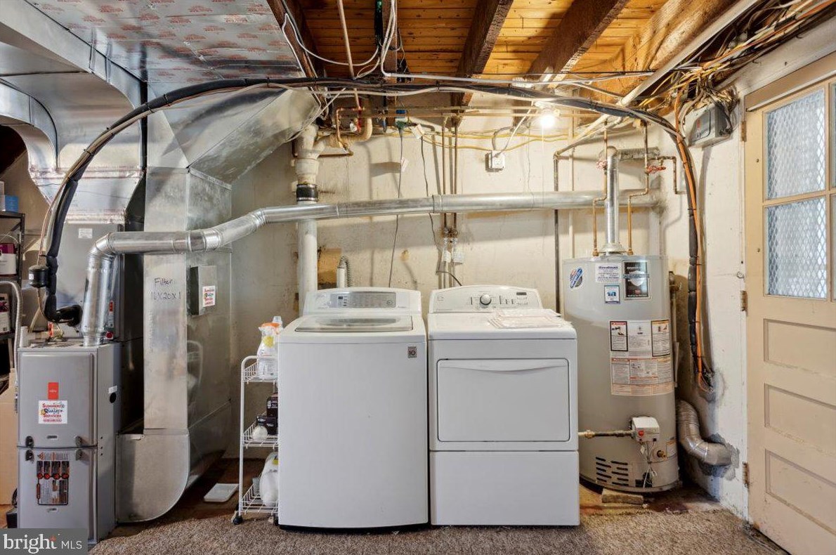 207 Overlook Rd, Philadelphia PA 19128-2408 exterior