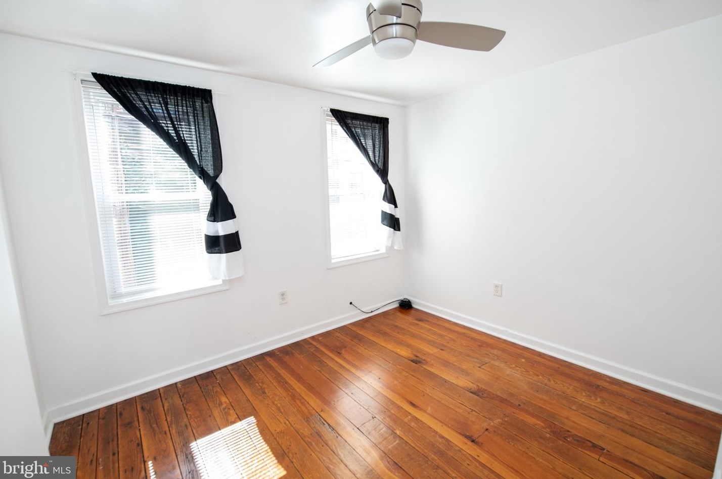 2036 Blair St, Philadelphia PA 19125-1934 exterior