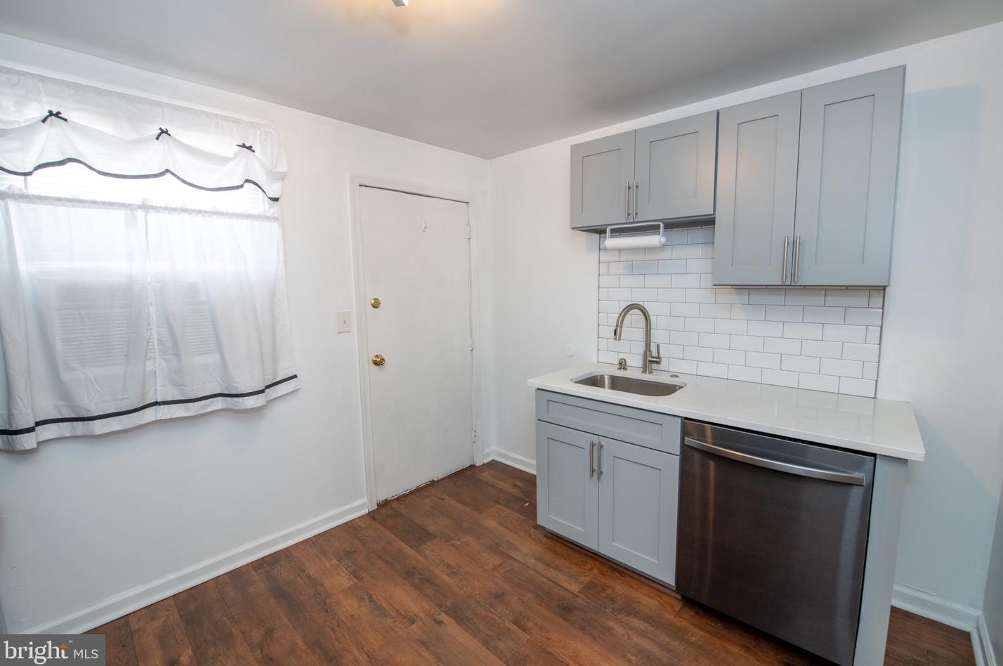 2036 Blair St, Philadelphia PA 19125-1934 exterior