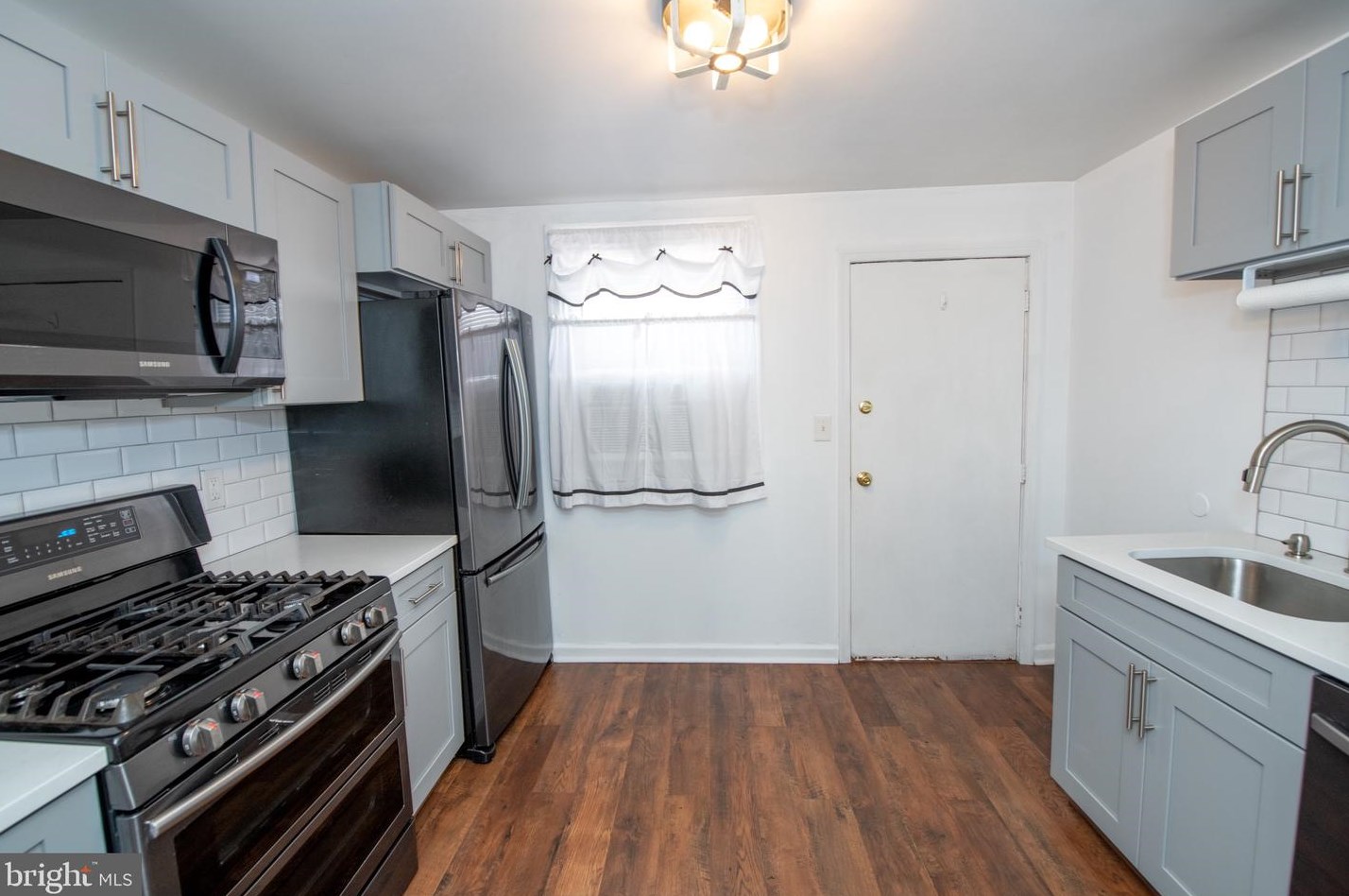 2036 Blair St, Philadelphia PA 19125-1934 exterior