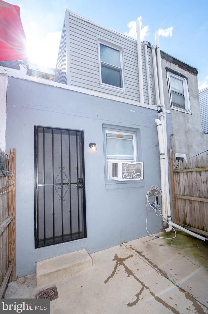 2036 Blair St, Philadelphia PA 19125-1934 exterior