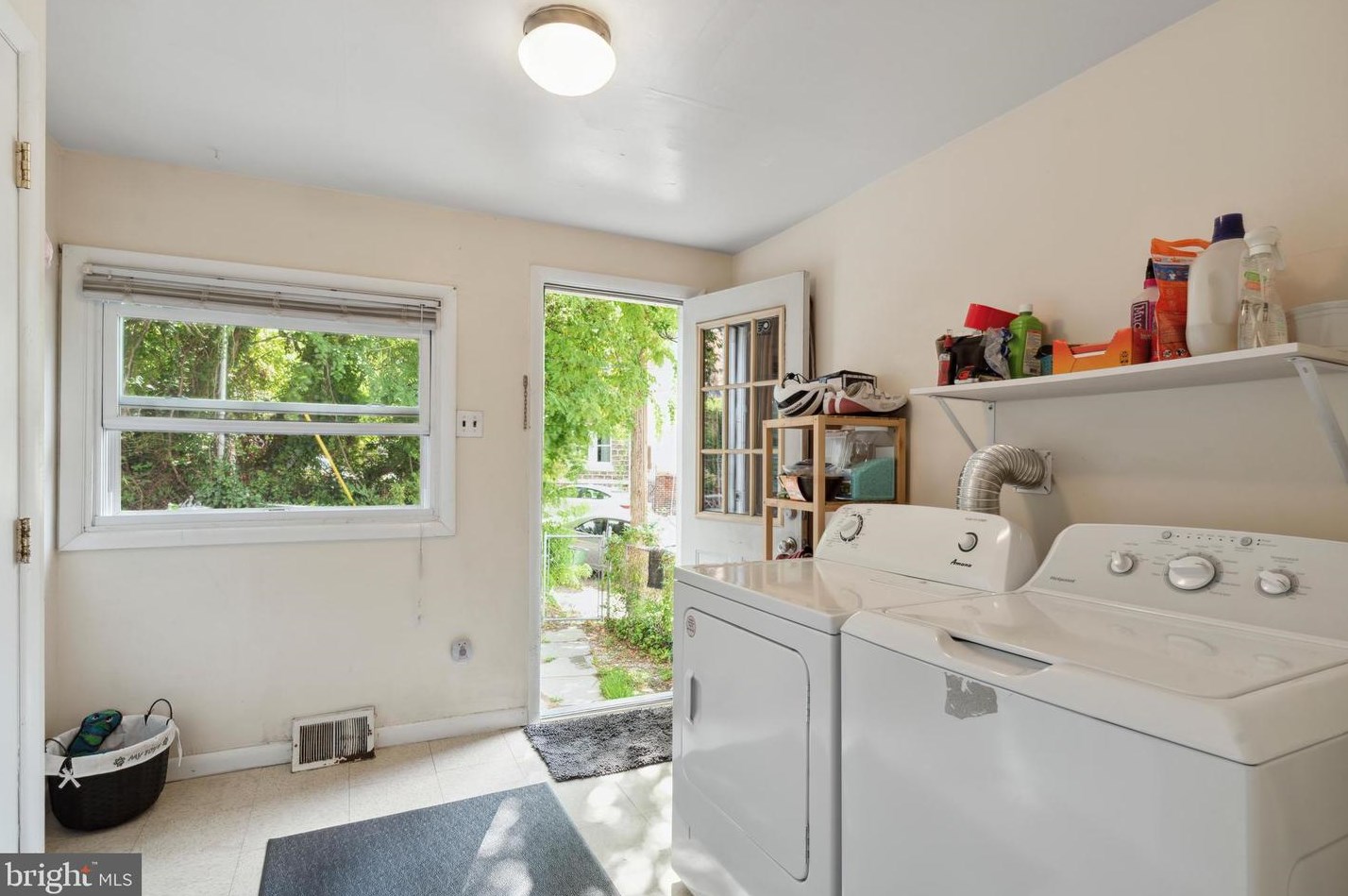 203 Righter St, Philadelphia PA 19128-3734 exterior