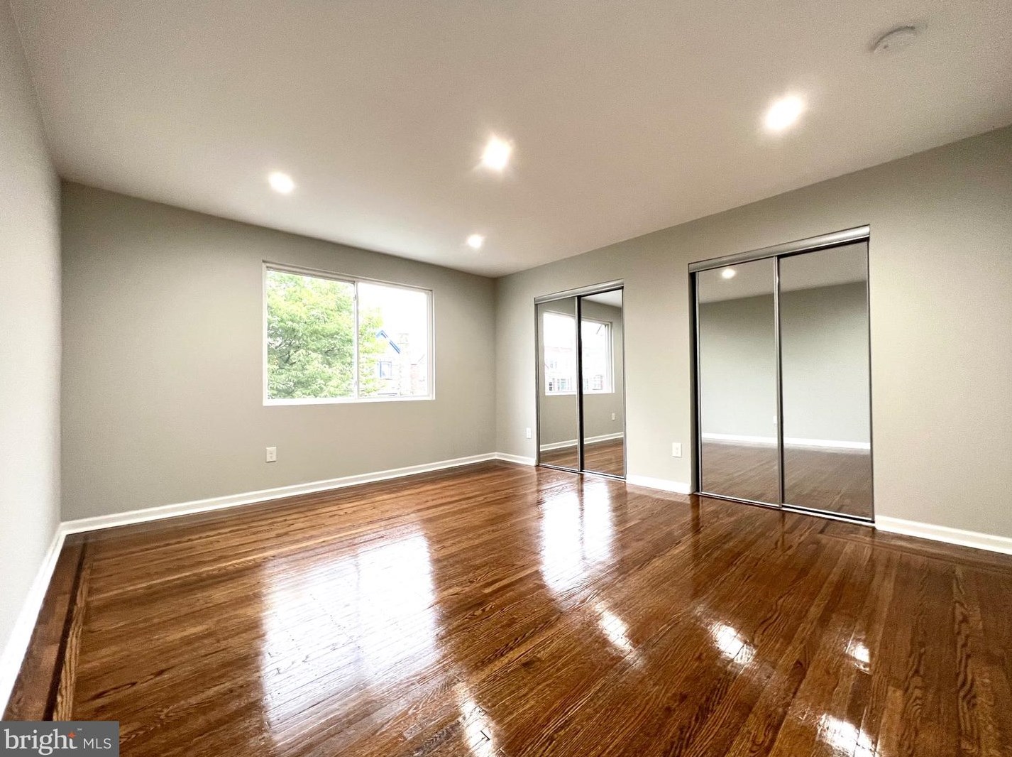 7505 Walnut Ln, Philadelphia PA 19144-1035 exterior