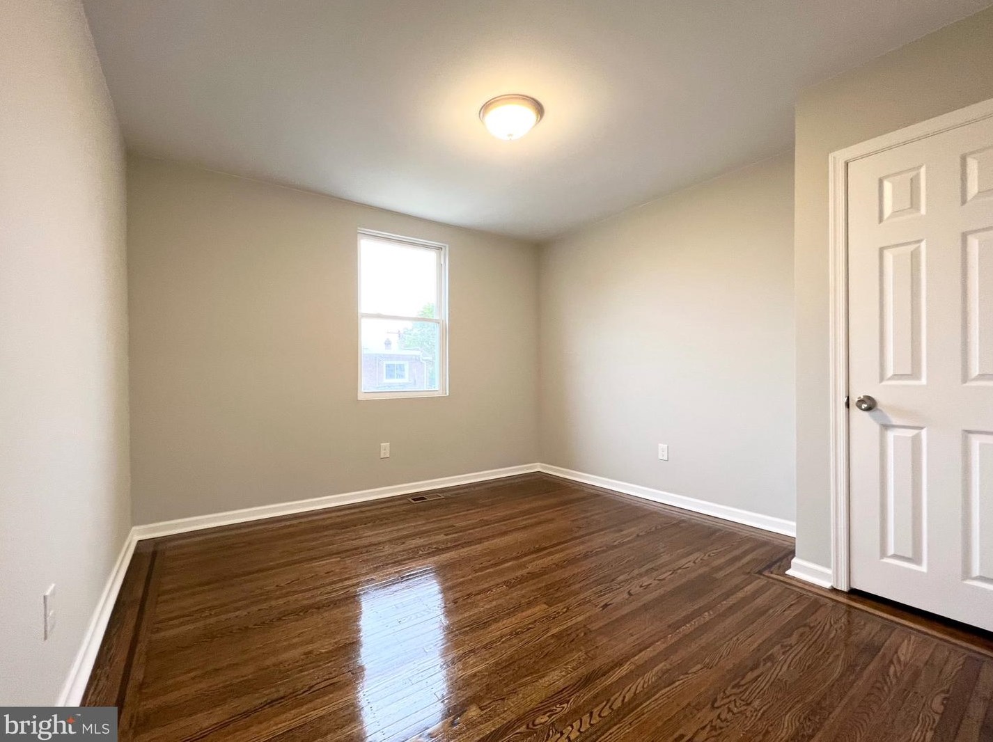 7505 Walnut Ln, Philadelphia PA 19144-1035 exterior