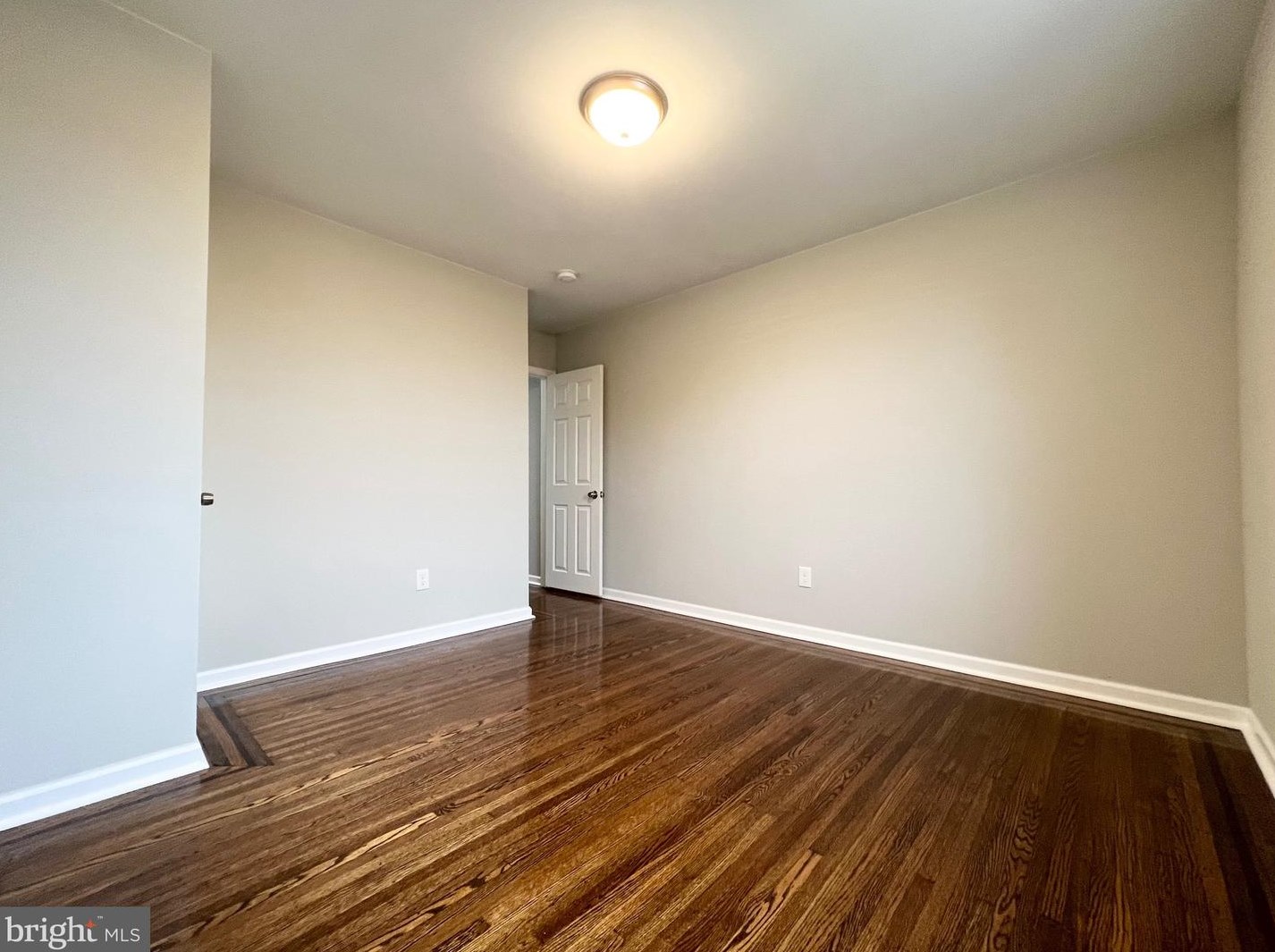 7505 Walnut Ln, Philadelphia PA 19144-1035 exterior