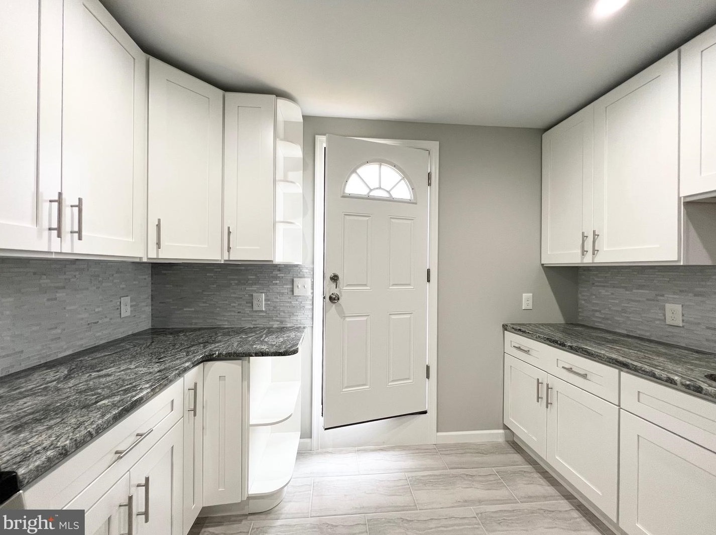 7505 Walnut Ln, Philadelphia PA 19144-1035 exterior