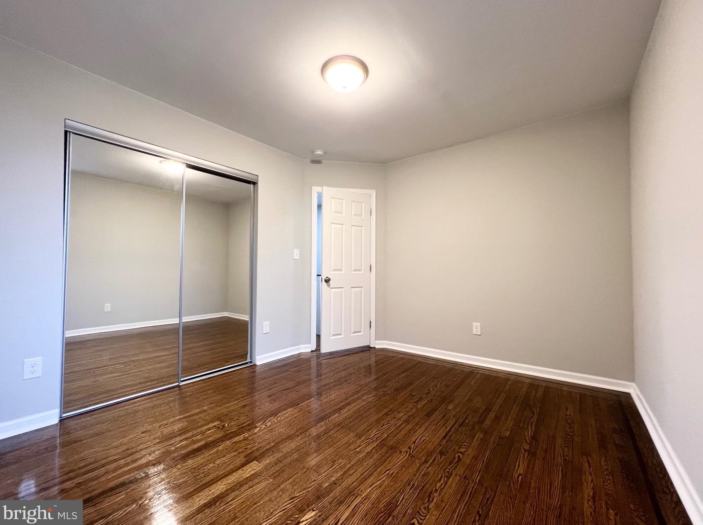 7505 Walnut Ln, Philadelphia PA 19144-1035 exterior