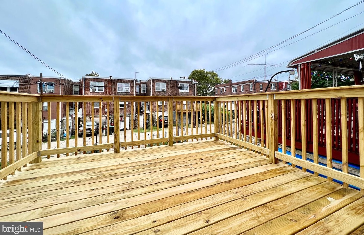 7505 Walnut Ln, Philadelphia PA 19144-1035 exterior