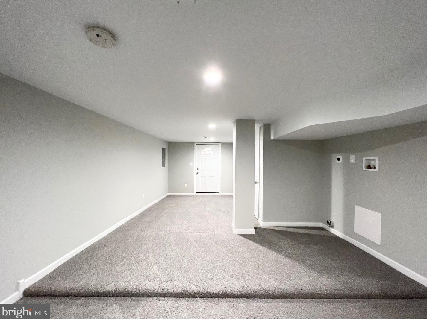 7505 Walnut Ln, Philadelphia PA 19144-1035 exterior