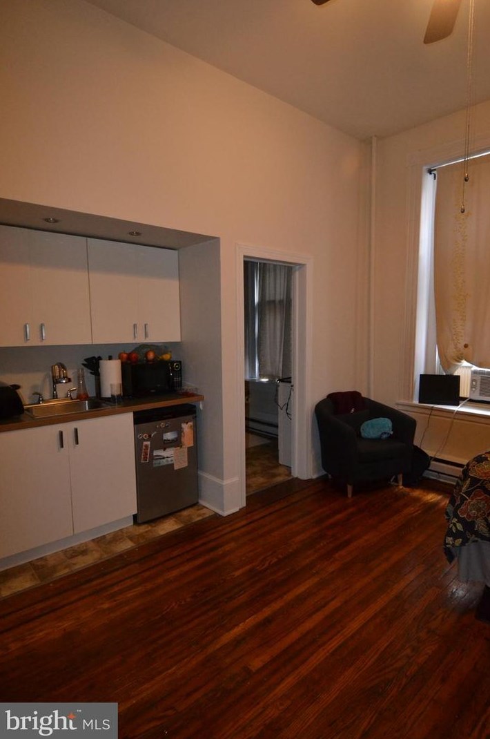 2051 Walnut St #4m, Philadelphia, PA 19103