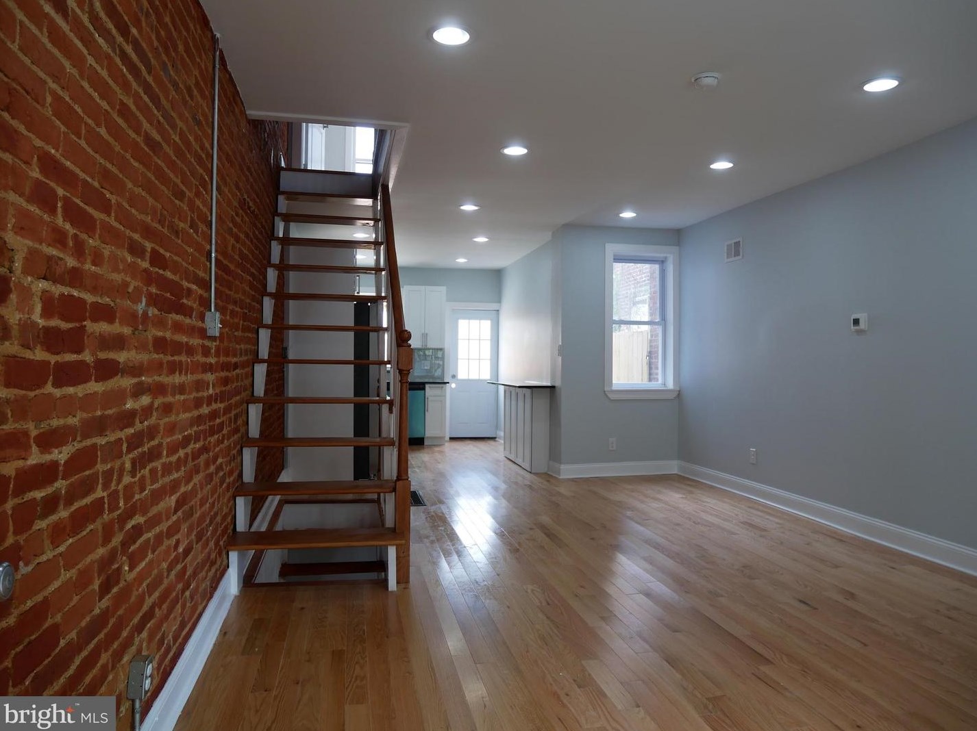 2177 Letterly St, Philadelphia, PA 19125-2136