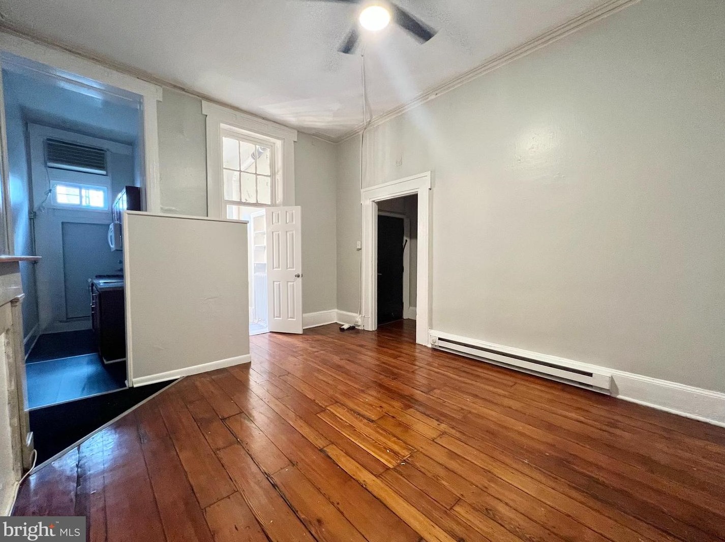 735 Spruce St Apt 2f, Philadelphia, PA