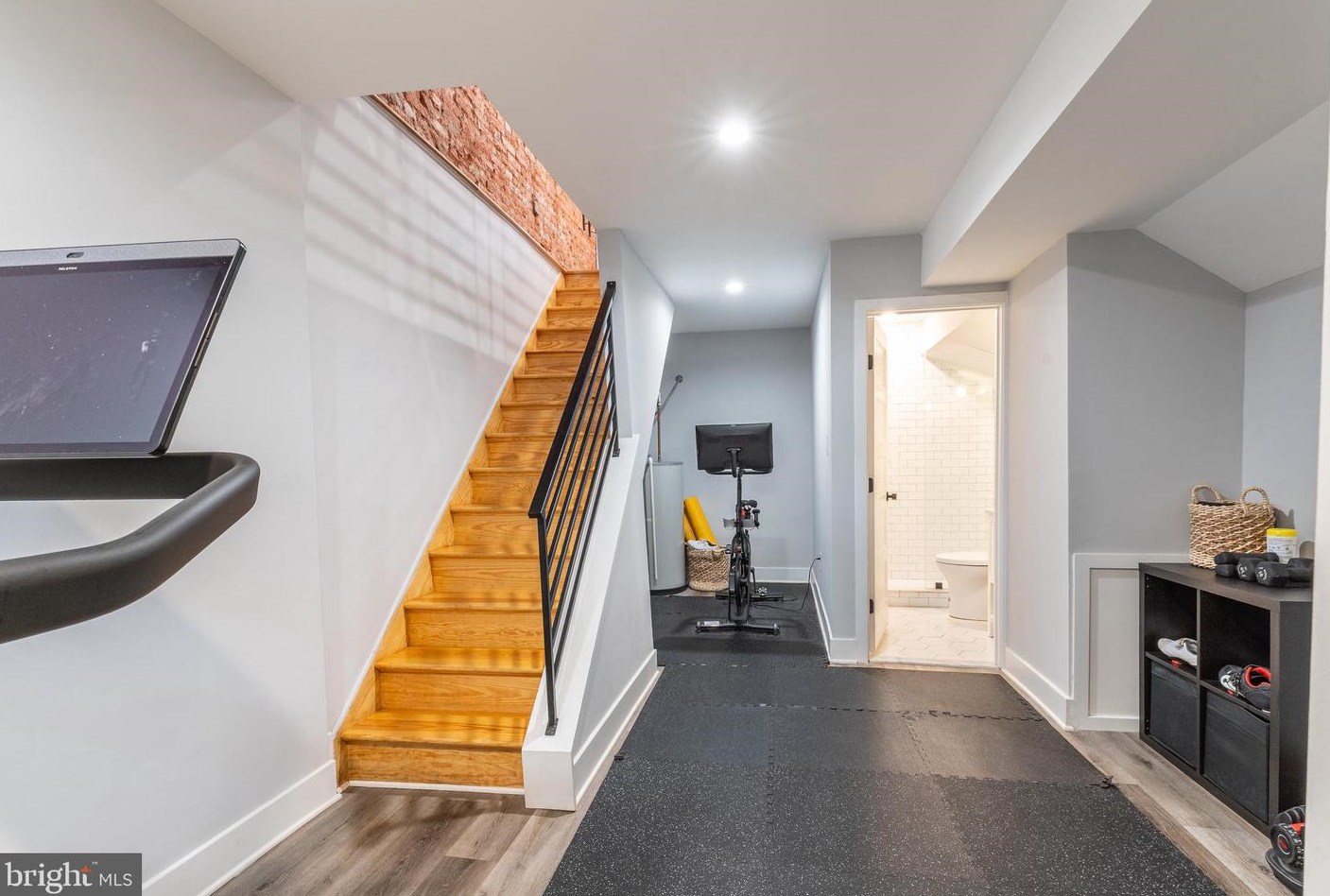 724 Shirley St, Philadelphia PA 19130-2826 exterior