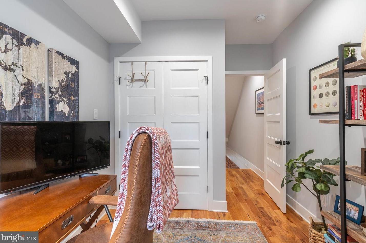 724 Shirley St, Philadelphia PA 19130-2826 exterior