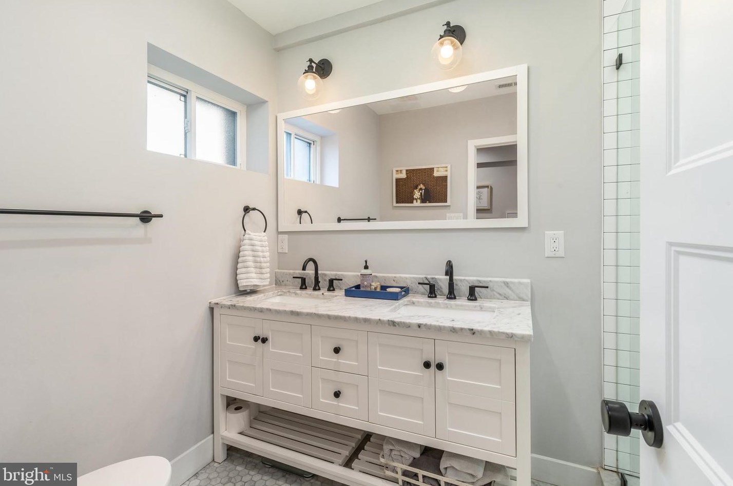 724 Shirley St, Philadelphia PA 19130-2826 exterior