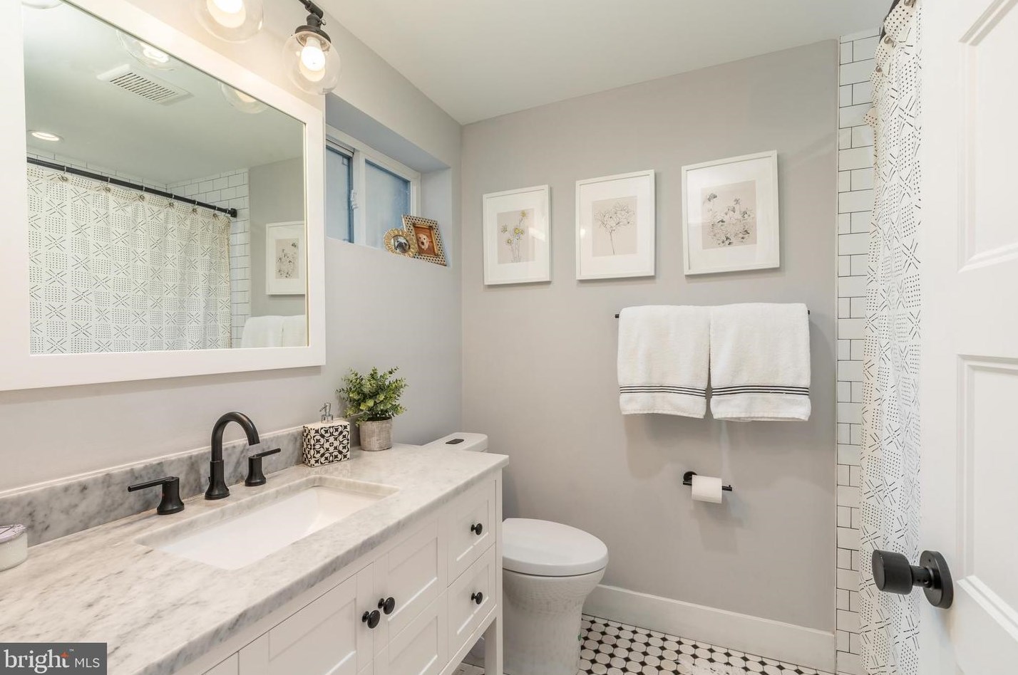 724 Shirley St, Philadelphia PA 19130-2826 exterior