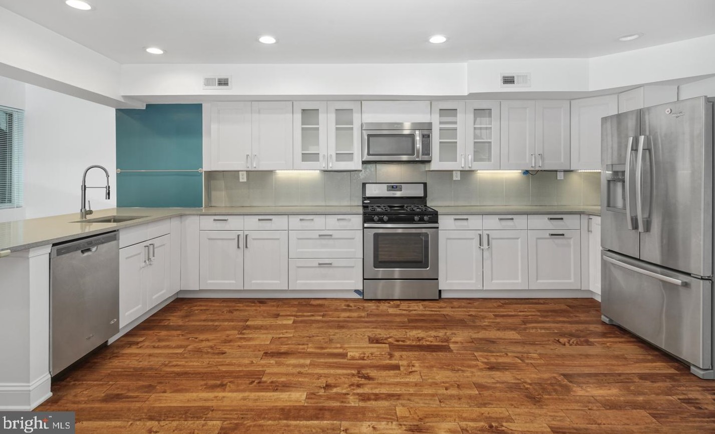 118 South St #2, Philadelphia, PA 19147
