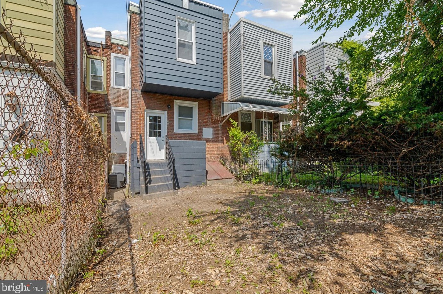 1631 Robinson St, Philadelphia PA  19151-3935 exterior