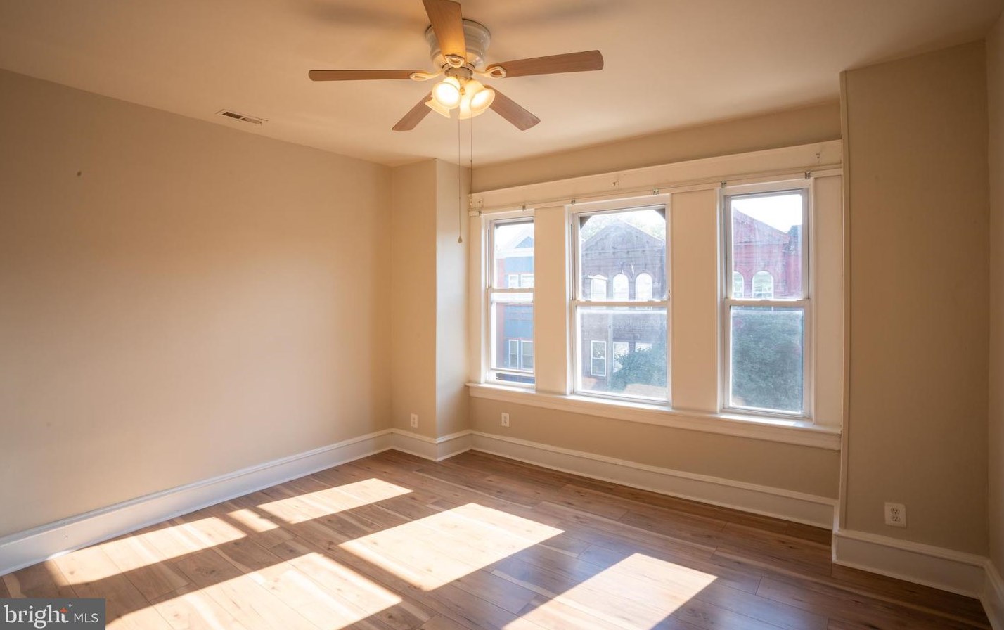 210 S 60th St #3rd Fl, Philadelphia, PA 19139