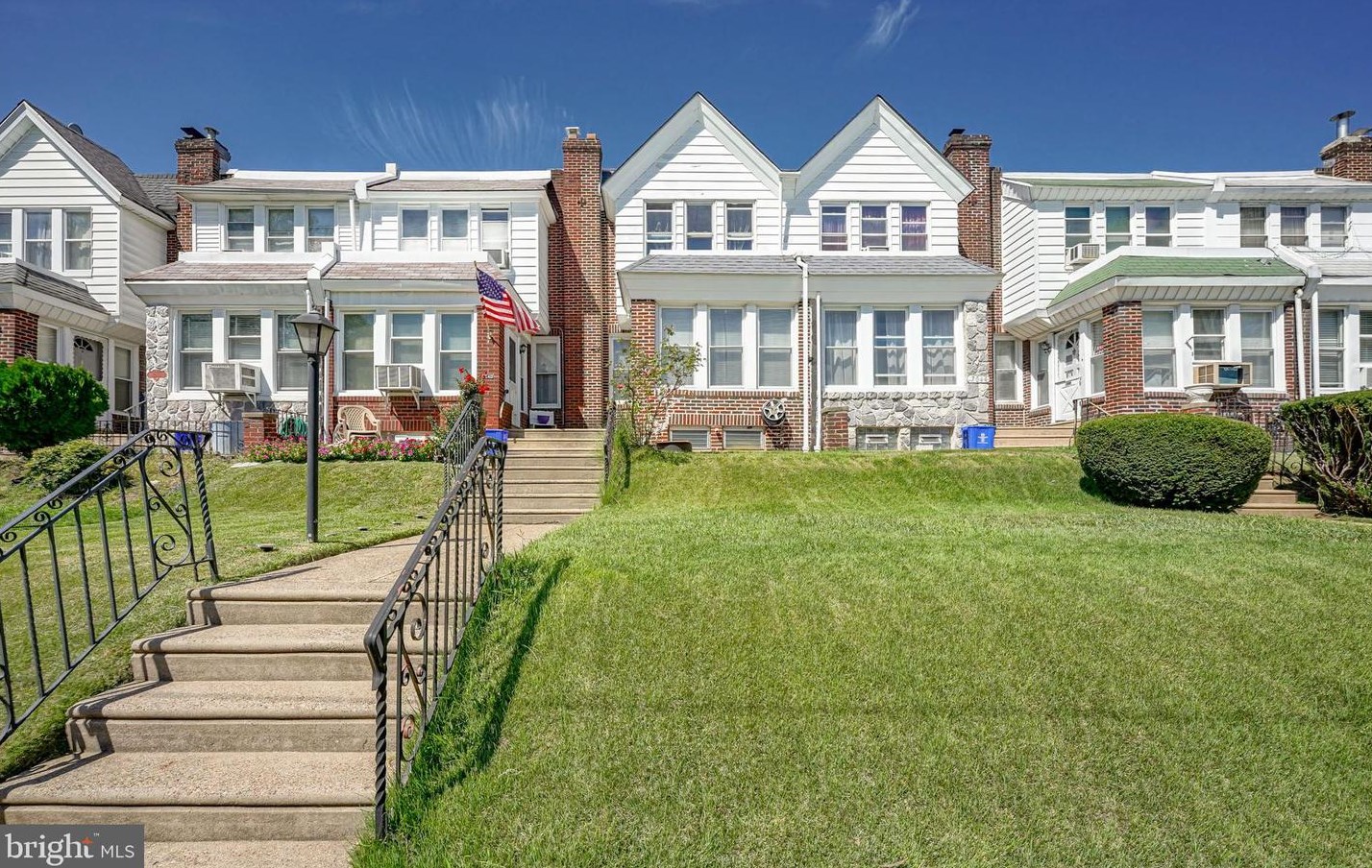 7042 Charles St, Philadelphia, PA 19135-1602