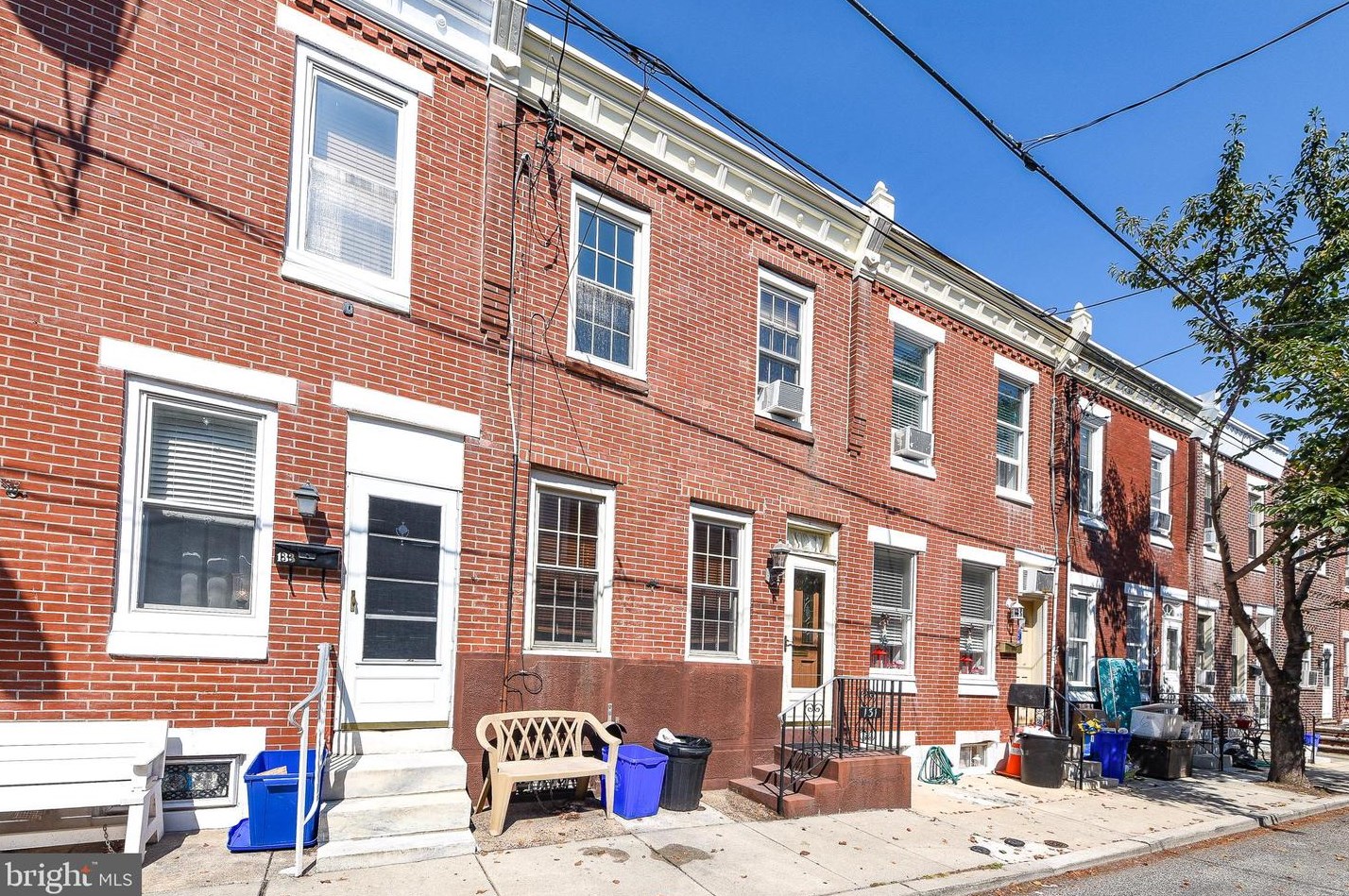 131 Hoffman St, Philadelphia, PA 19148-2609