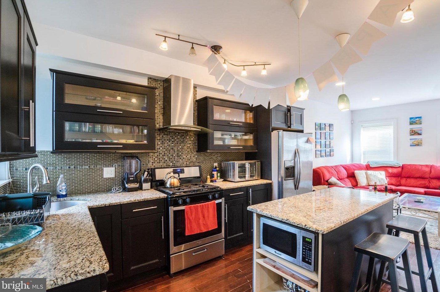1907 Latona St, Philadelphia PA  19146-2920 exterior