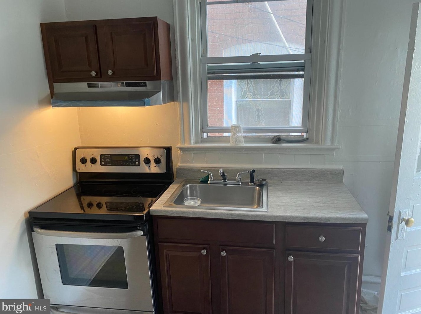 1762 Brill St, Philadelphia, PA 19124-1248