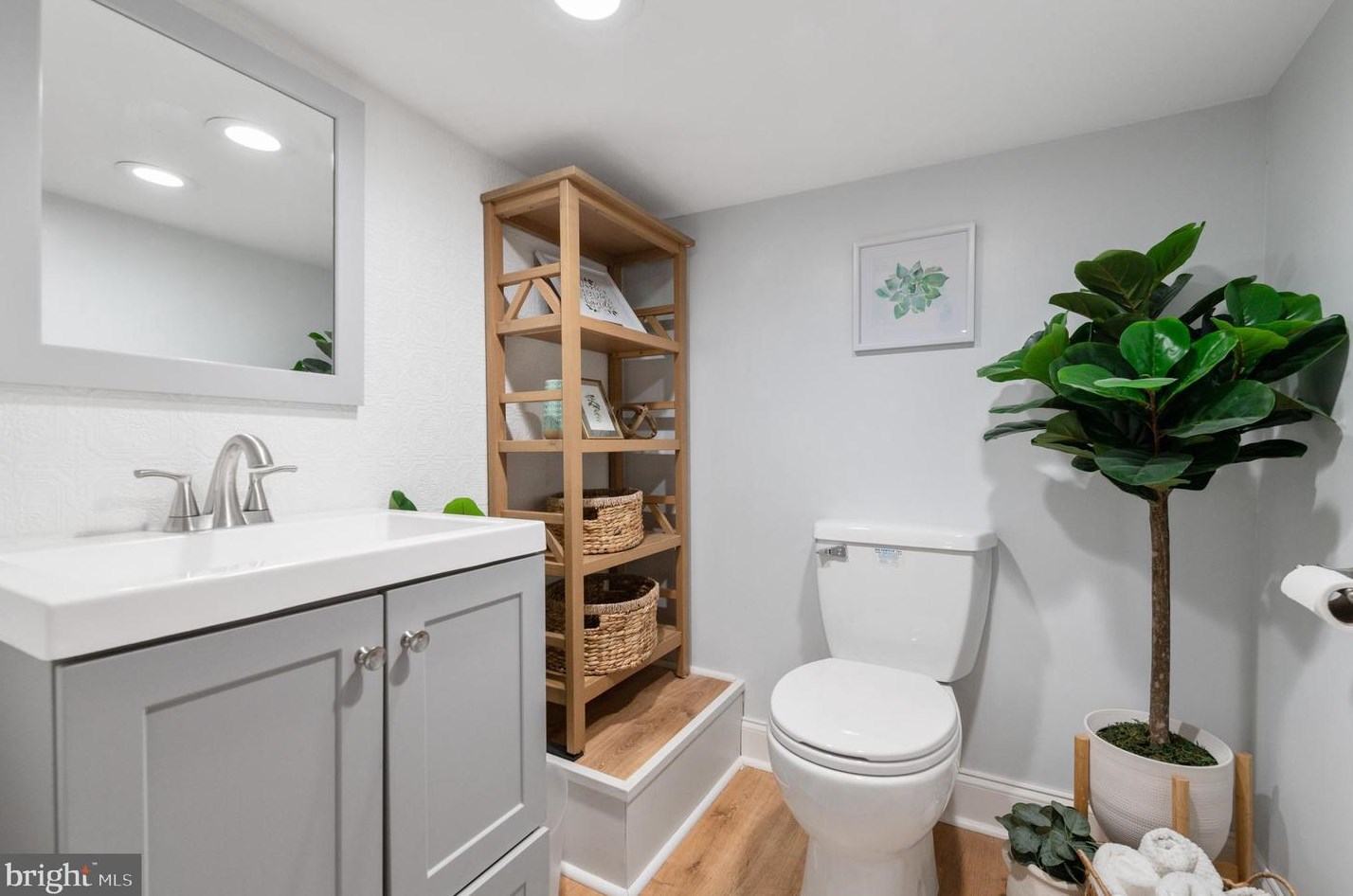 2572 Kern St, Philadelphia PA 19125-1711 exterior