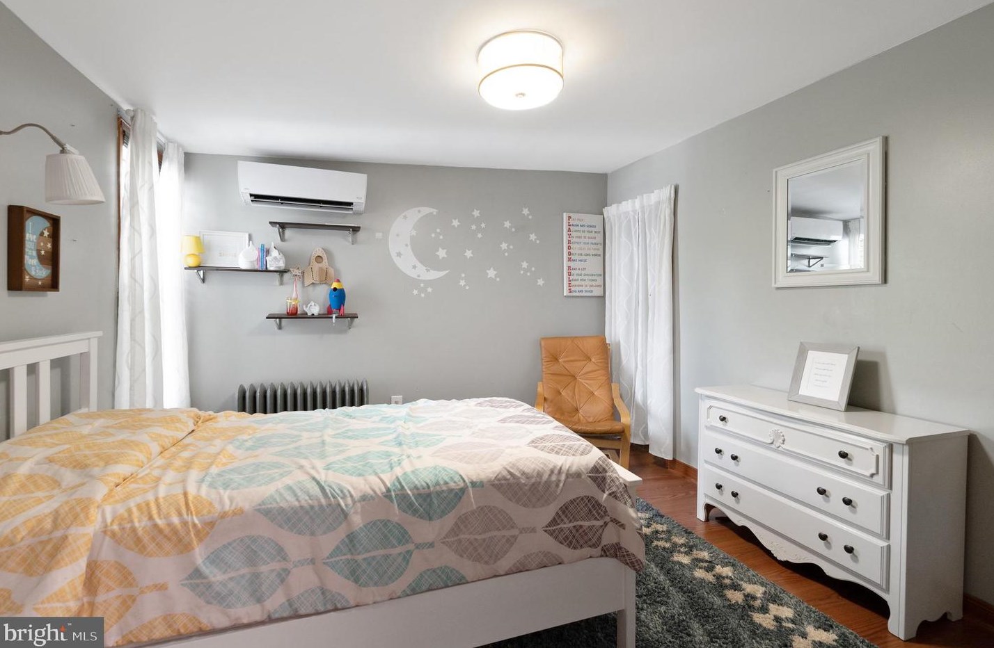 2572 Kern St, Philadelphia PA 19125-1711 exterior