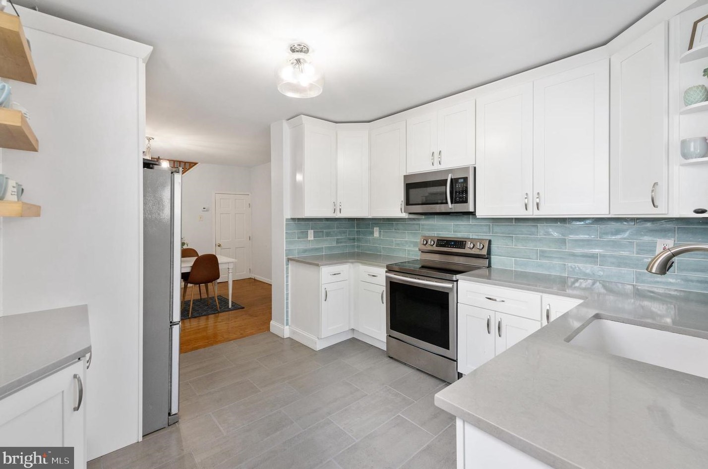 2572 Kern St, Philadelphia PA 19125-1711 exterior