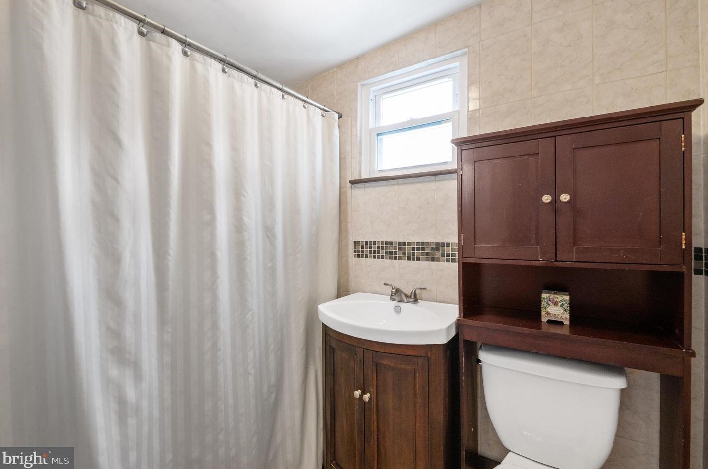 2572 Kern St, Philadelphia PA 19125-1711 exterior