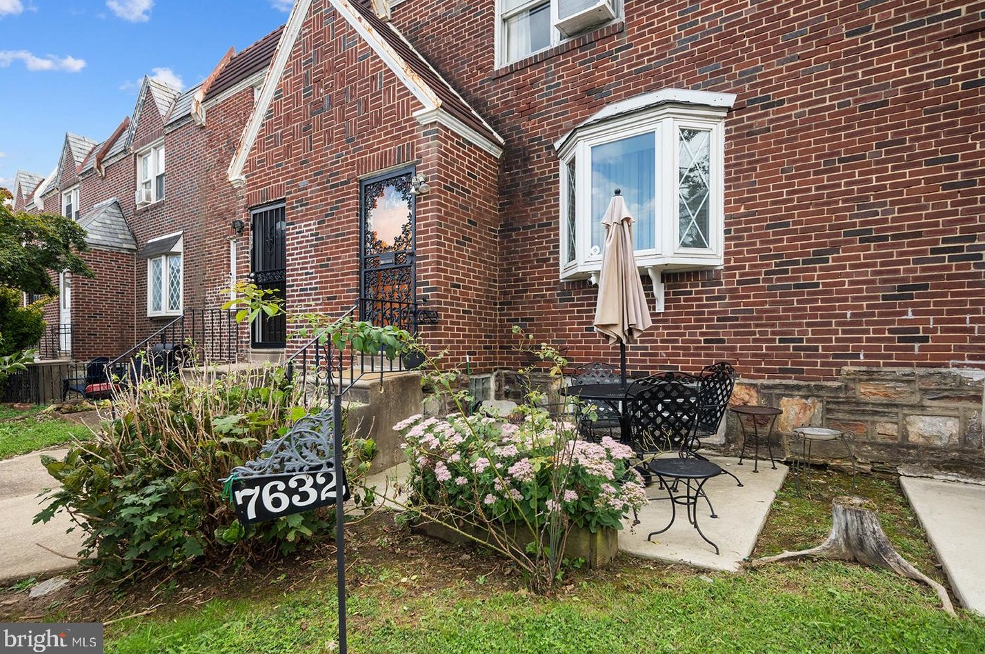 7632 Thouron Ave, Philadelphia, PA 19150-2208