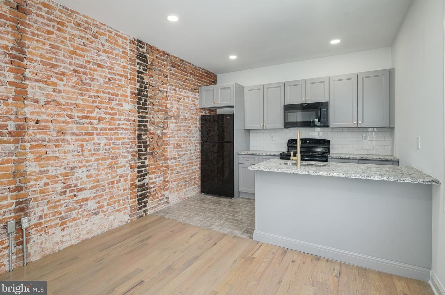 2122 Woodstock St, Philadelphia PA  19121-1425 exterior