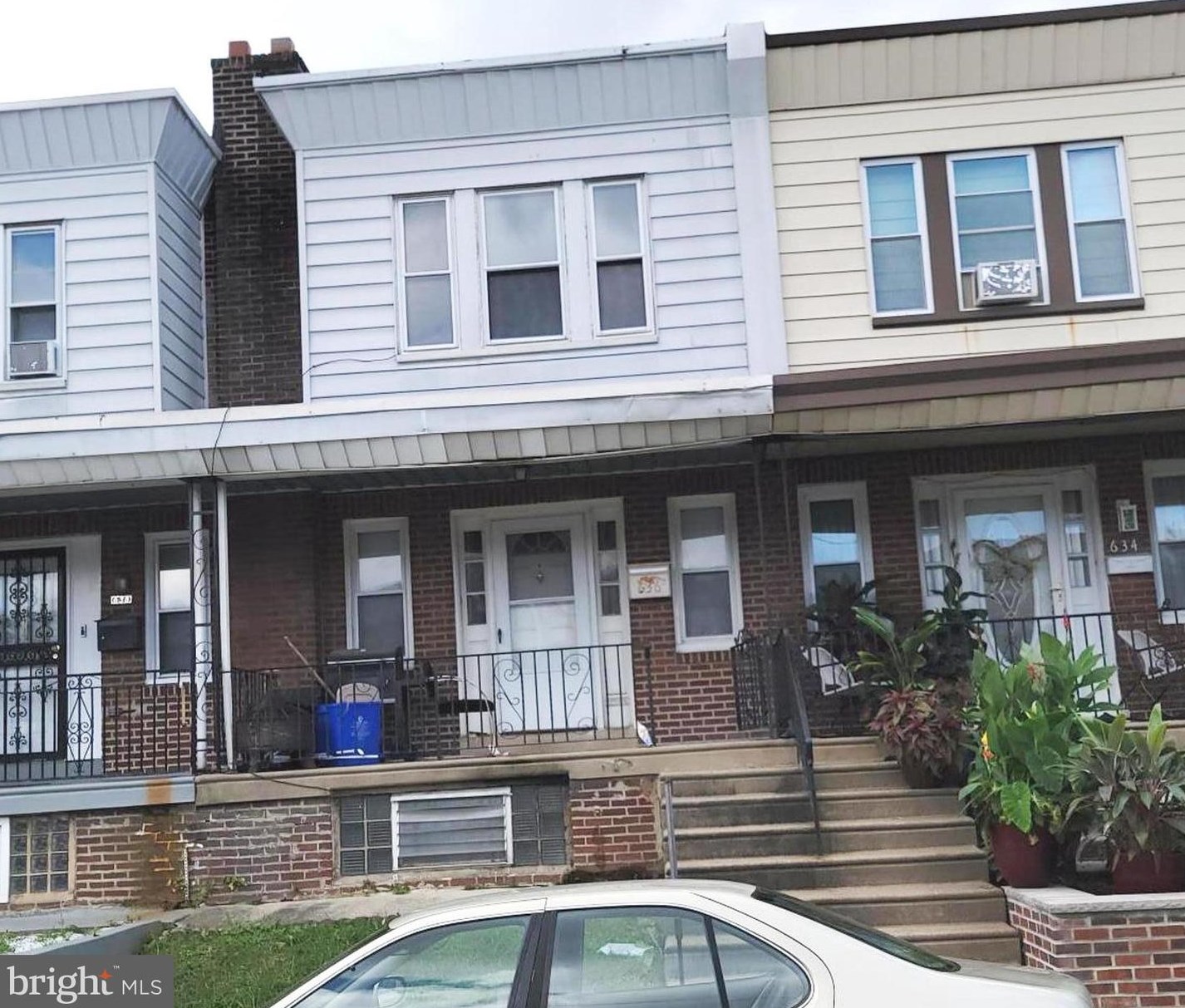 636 Sanger St, Philadelphia, PA 19120-1721