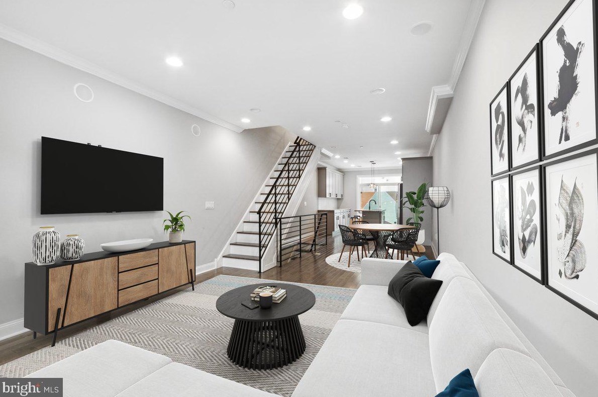 2021 N Lawrence St, Philadelphia, PA 19122