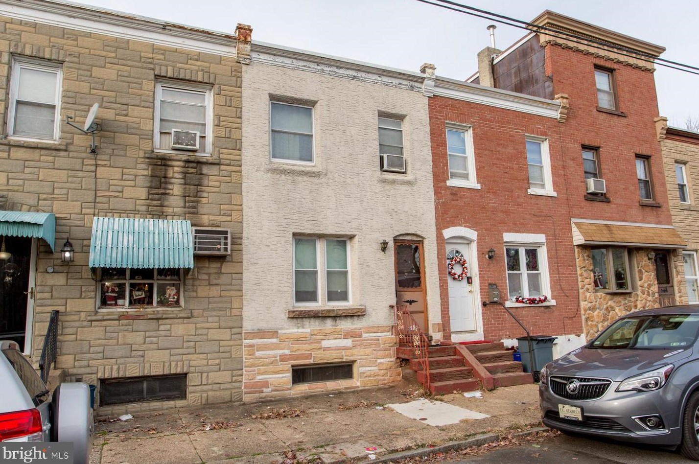6608 Tulip St, Philadelphia, PA 19135-2806