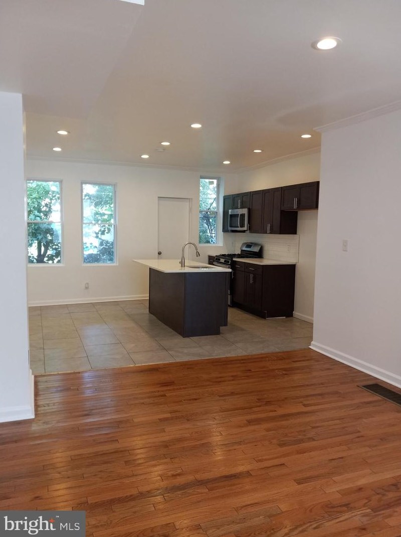 6079 Allman St, Philadelphia PA  19142-1443 exterior