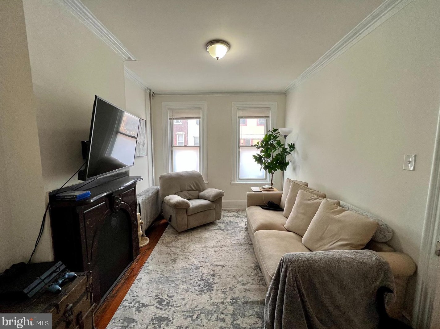 2074 E Elkhart St, Philadelphia, PA 19134