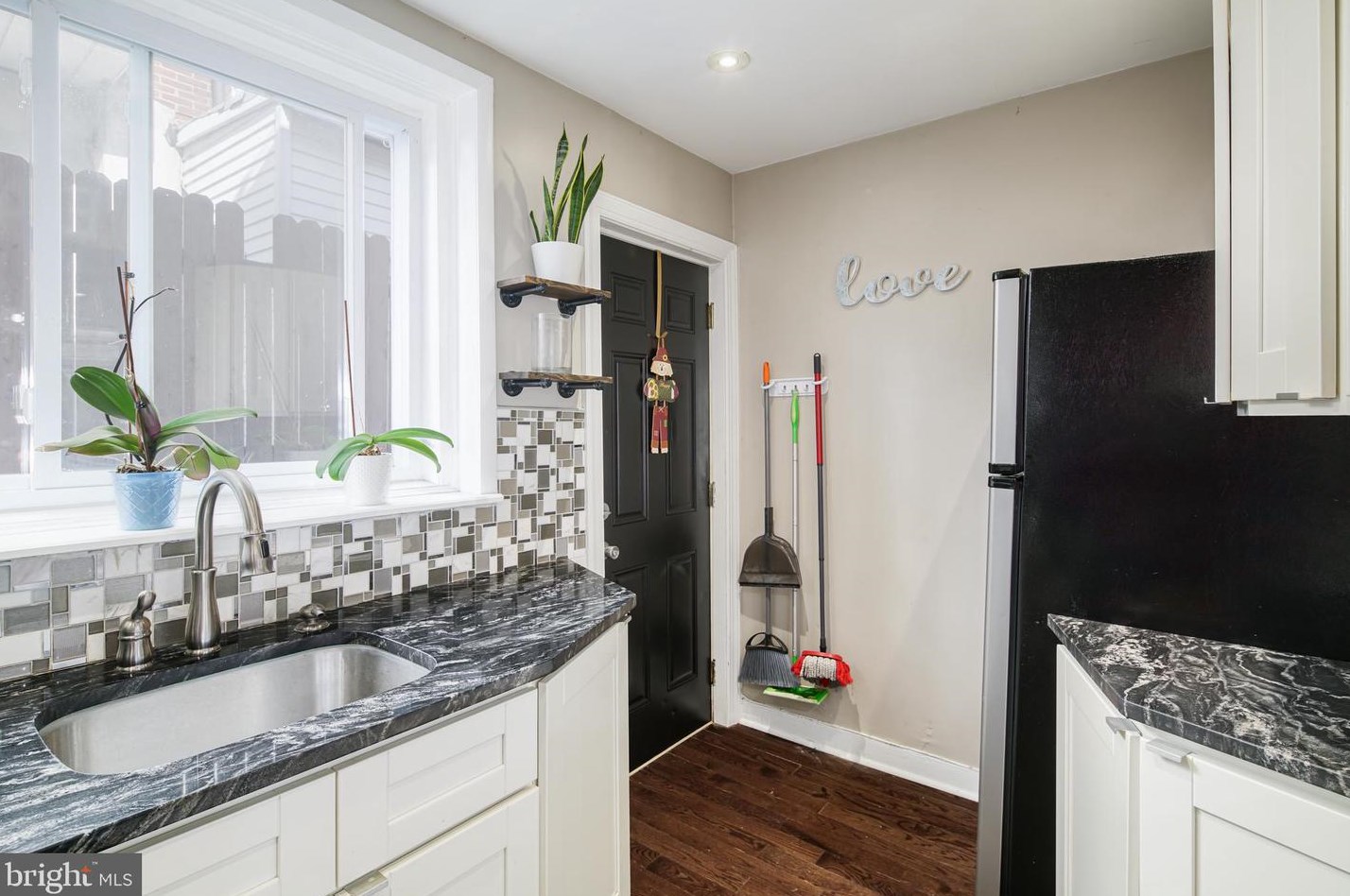 1826 Mutter St, Philadelphia PA  19122-2418 exterior