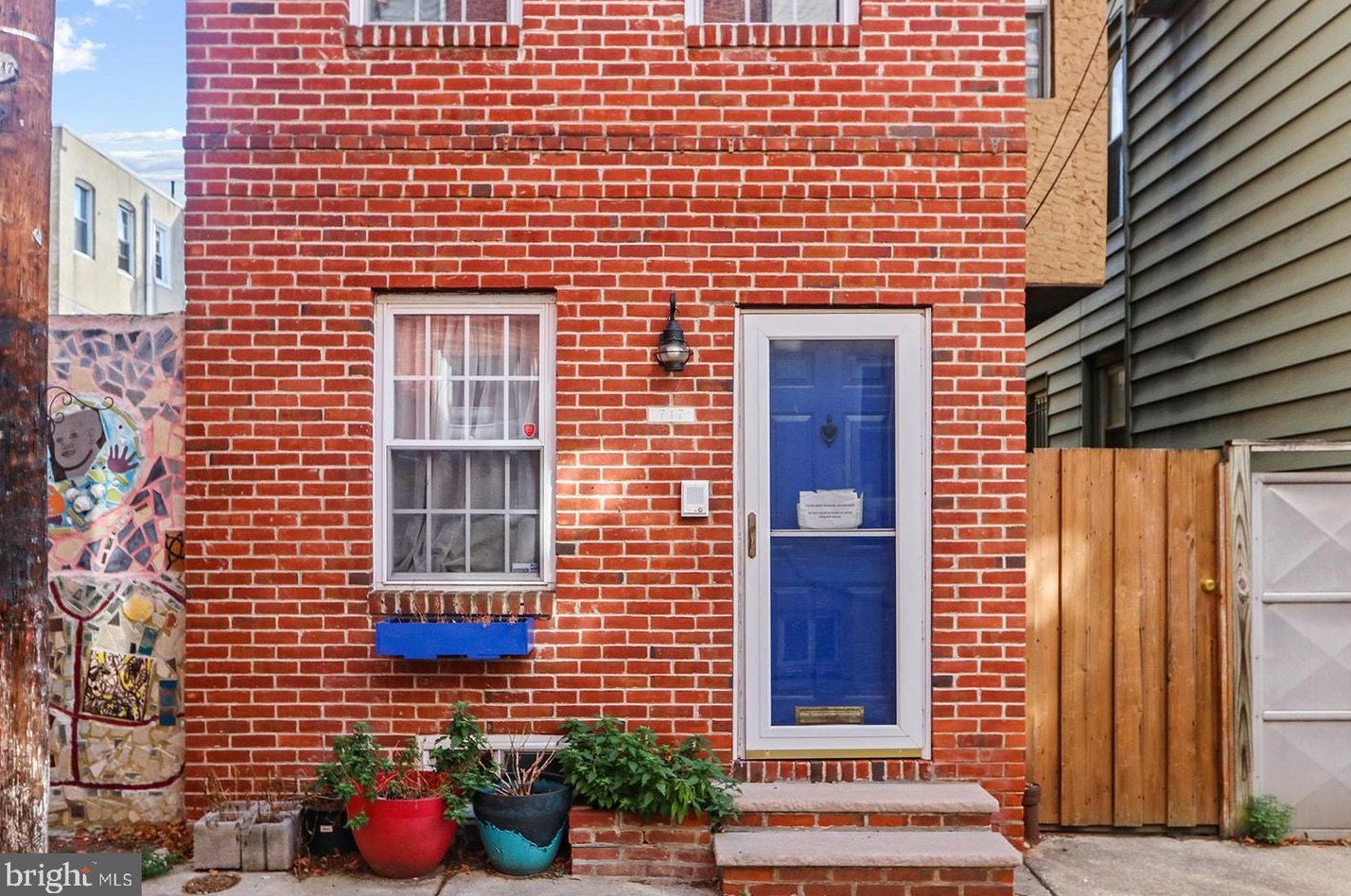 717 Mildred St, Philadelphia, PA 19147-2041