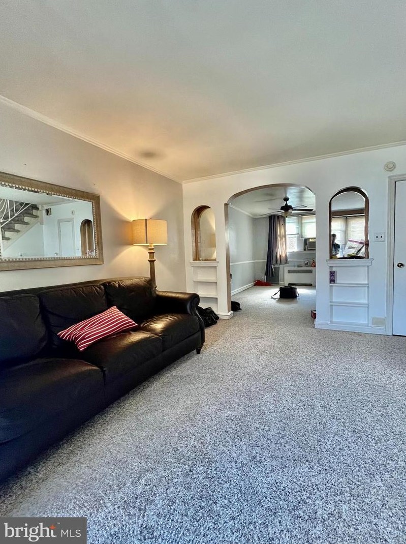 1320 Greeby St, Philadelphia, PA 19111-5527