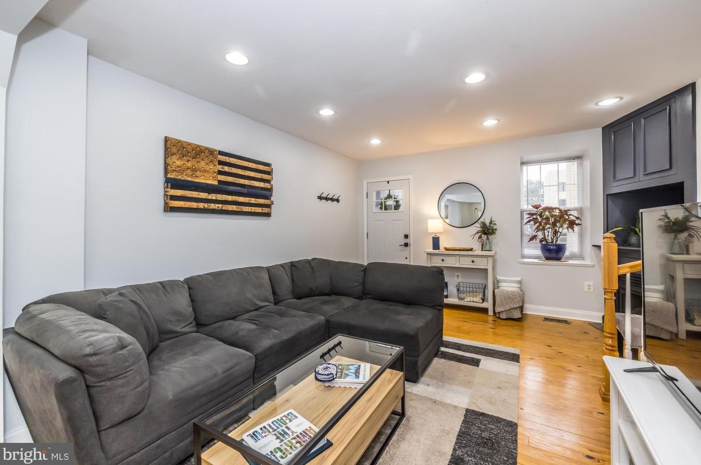 154 Wendover St, Philadelphia, PA 19127-1713