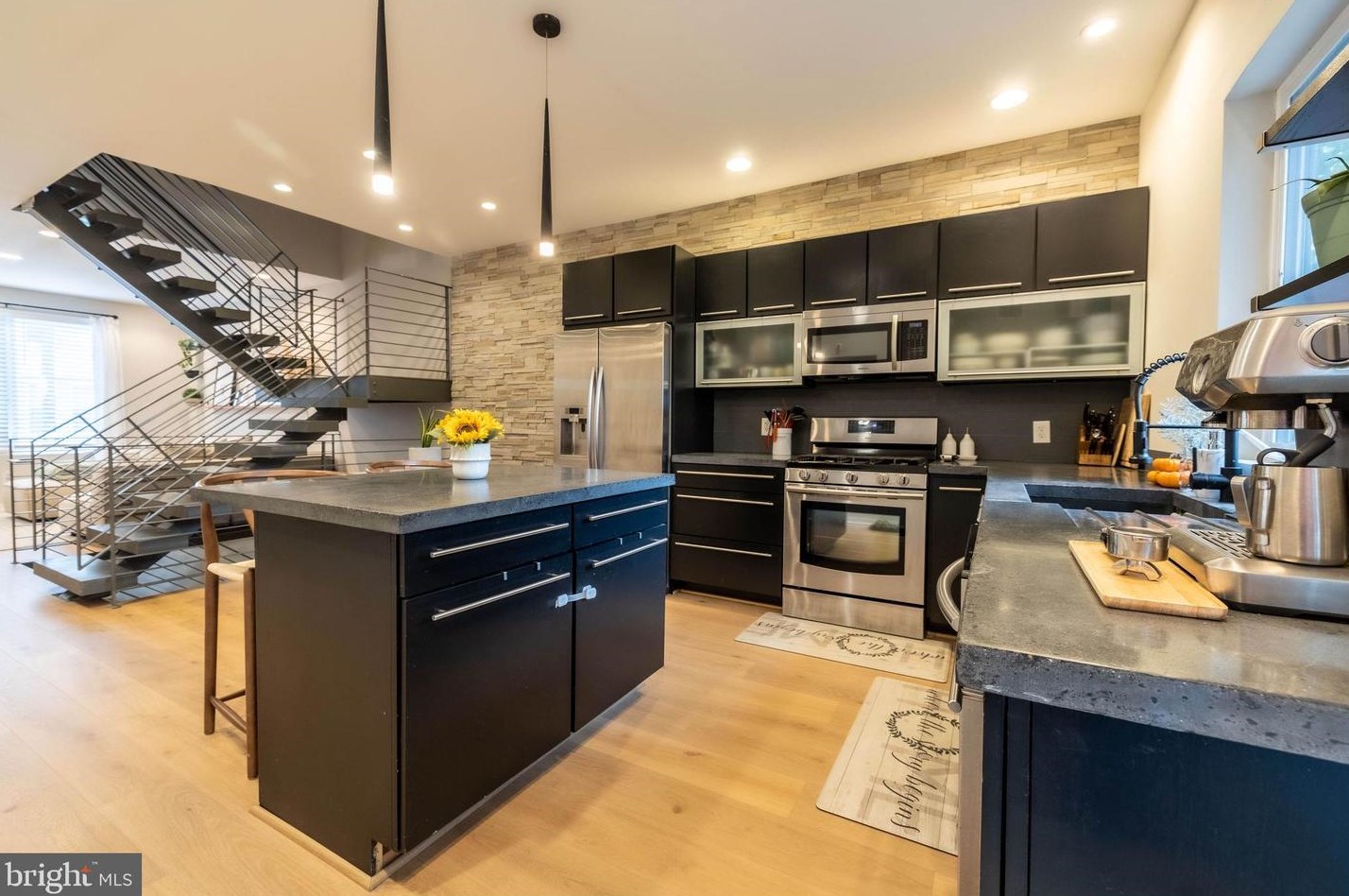 1837 Reed St, Philadelphia PA  19146-4635 exterior