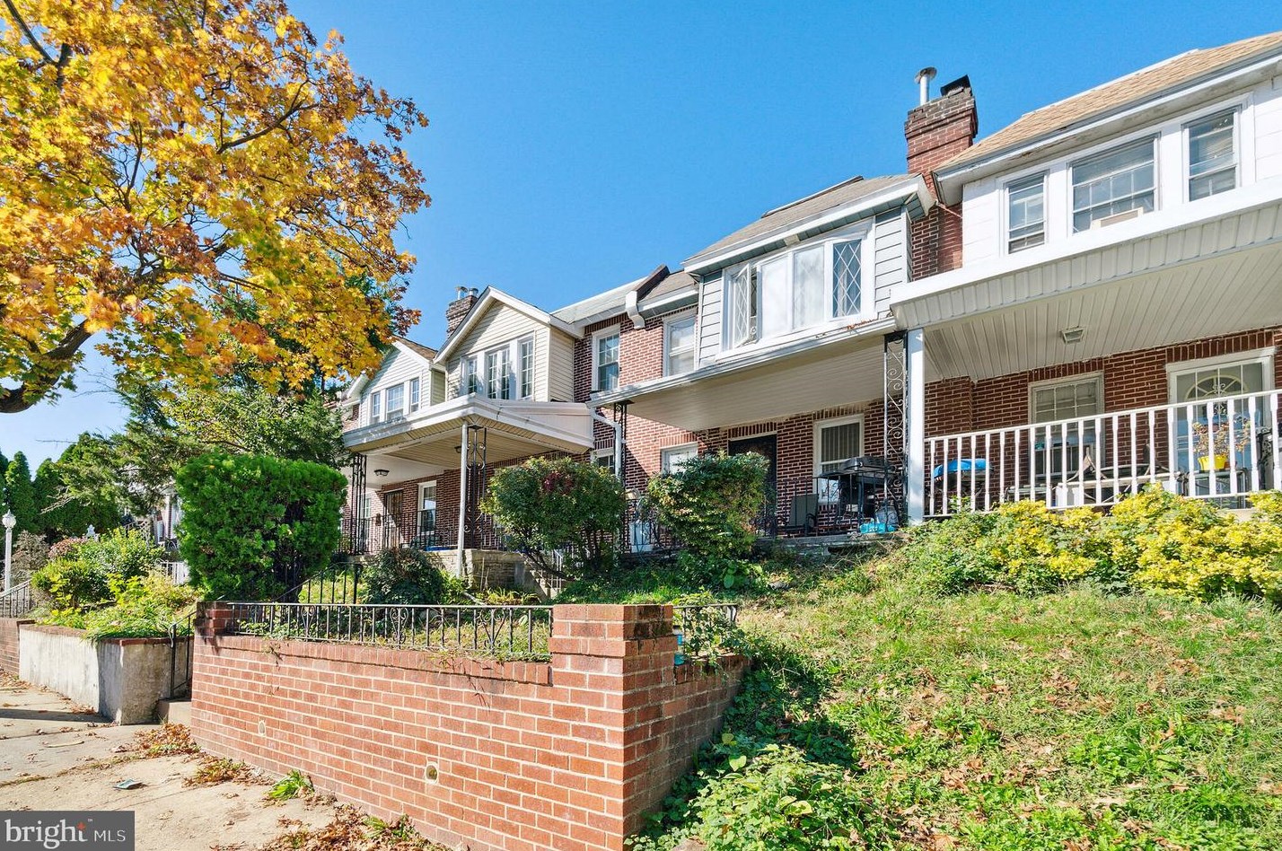 1143 Price St, Philadelphia, PA 19138-1808
