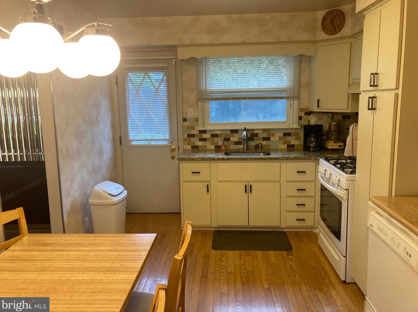 117 Pocasset Rd, Philadelphia, PA 19115-4017
