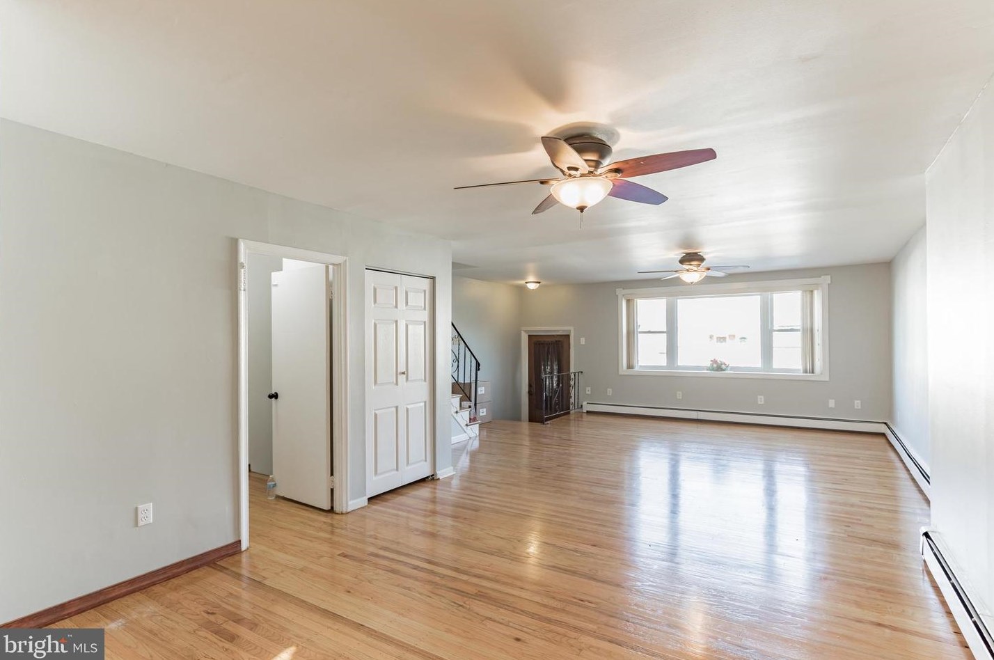 10029 Westbourne Pl, Philadelphia PA  19114-1522 exterior