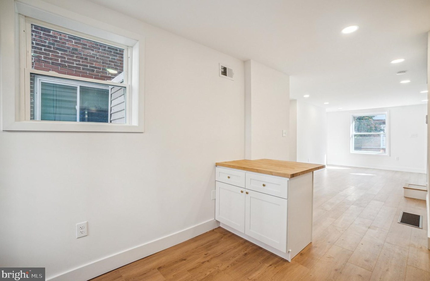 2144 Opal St, Philadelphia PA  19145-3606 exterior